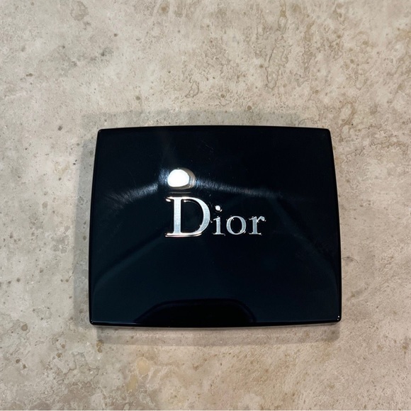 AUTHENTIC DIOR NEW 5 EYESHADOW PALETTE - Picture 3 of 5